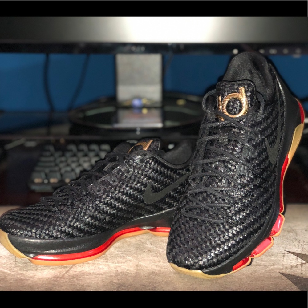KD 8 ‘Black and Gold’